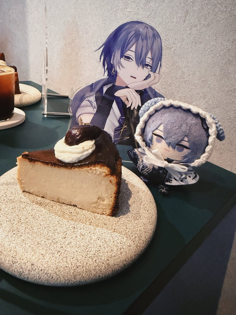 v4y_m's tweet photo. さけちゃとおーばーどらいぶ鑑賞会しました〜✌🏻(͒ ᴖ ·̫ ᴖ⸝⸝ )͒✌🏻
カフェ活もして満足✊🏻𖤐  ̖́-
一緒に見てくれてありがとう〜！ https://t.co/06i8BAlQUP