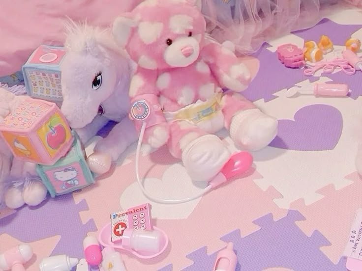 unicornpinkye's tweet photo. nao  vejo  a  hora  de  ser  grandinha  o  suficiente  pra  ter  minha  casinha  com  minhas  coisinhas  de  bebe  espalhadas  por todo canto,  viver  di  grudinho  na  mamae,  fazer  comidinhas  gostosas,  viver  no  meu  mundinho  sendo  bebe  i  nada  mais https://t.co/PbijFlJPIF