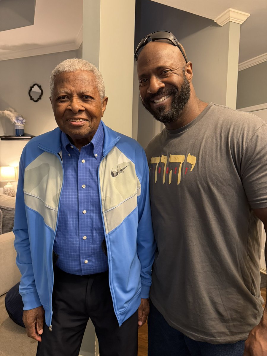 ZeekArkham's tweet photo. Currently in Georgia to celebrate my grandparents’ 70th wedding anniversary.

Surrounded by family and love. It’s been a great day.

Got a bunch of content coming next week, but for today, it’s all about celebrating my grandparents. 

Life is grand. https://t.co/2OOSPe1L1u