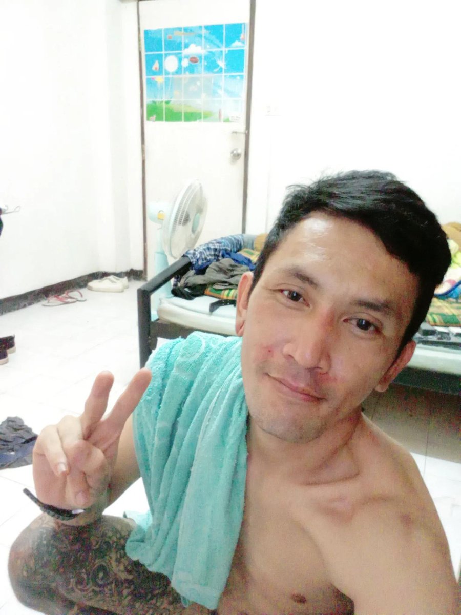 Apisitlbk's tweet photo. @lvtiedw อยากเหมือนกันๆ https://t.co/a4sIVO43Ll