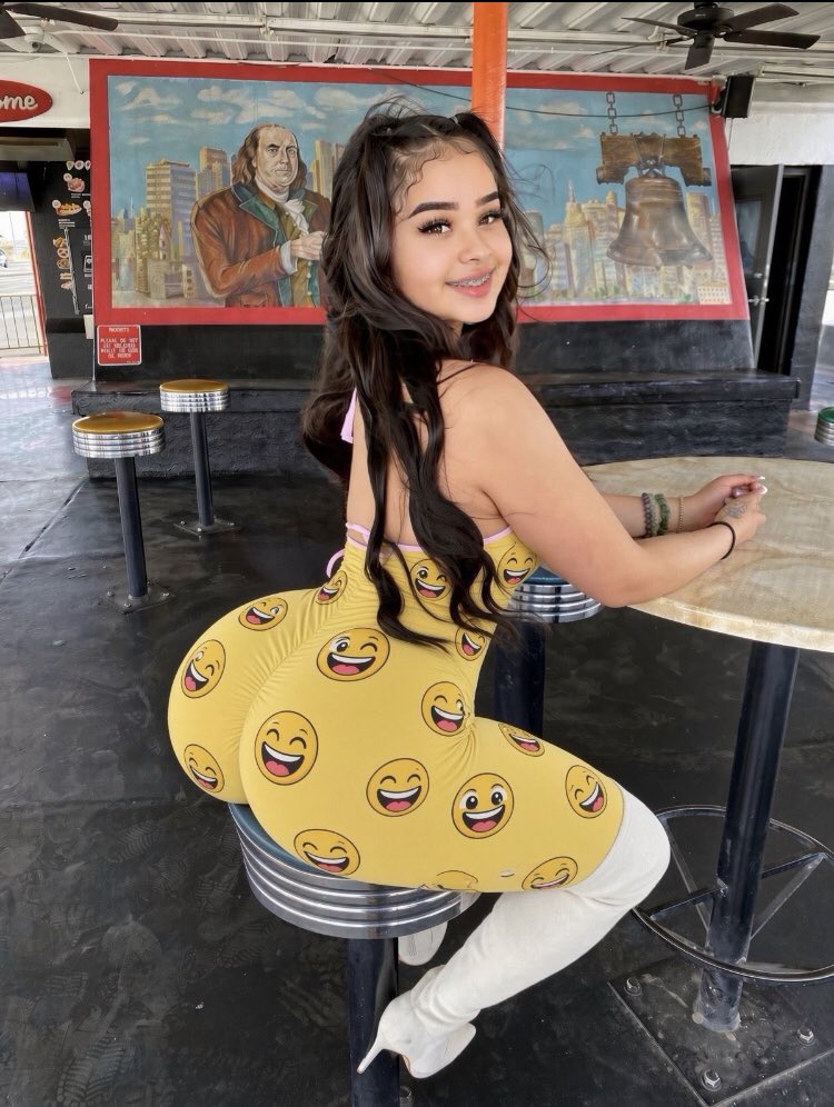 Val2legi42's tweet photo. Still me 

🥰🥰🥰😘 https://t.co/VgGBmRq8y9