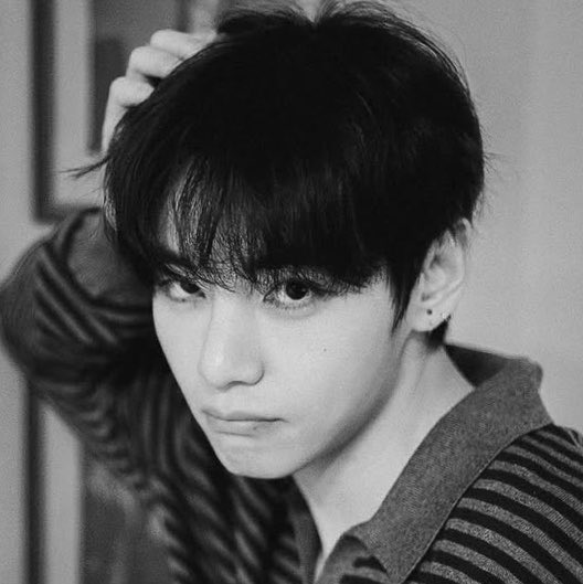 dailymilftae's tweet photo. taehyung and his gay yearning bottom eyes https://t.co/xVVpaRssC0