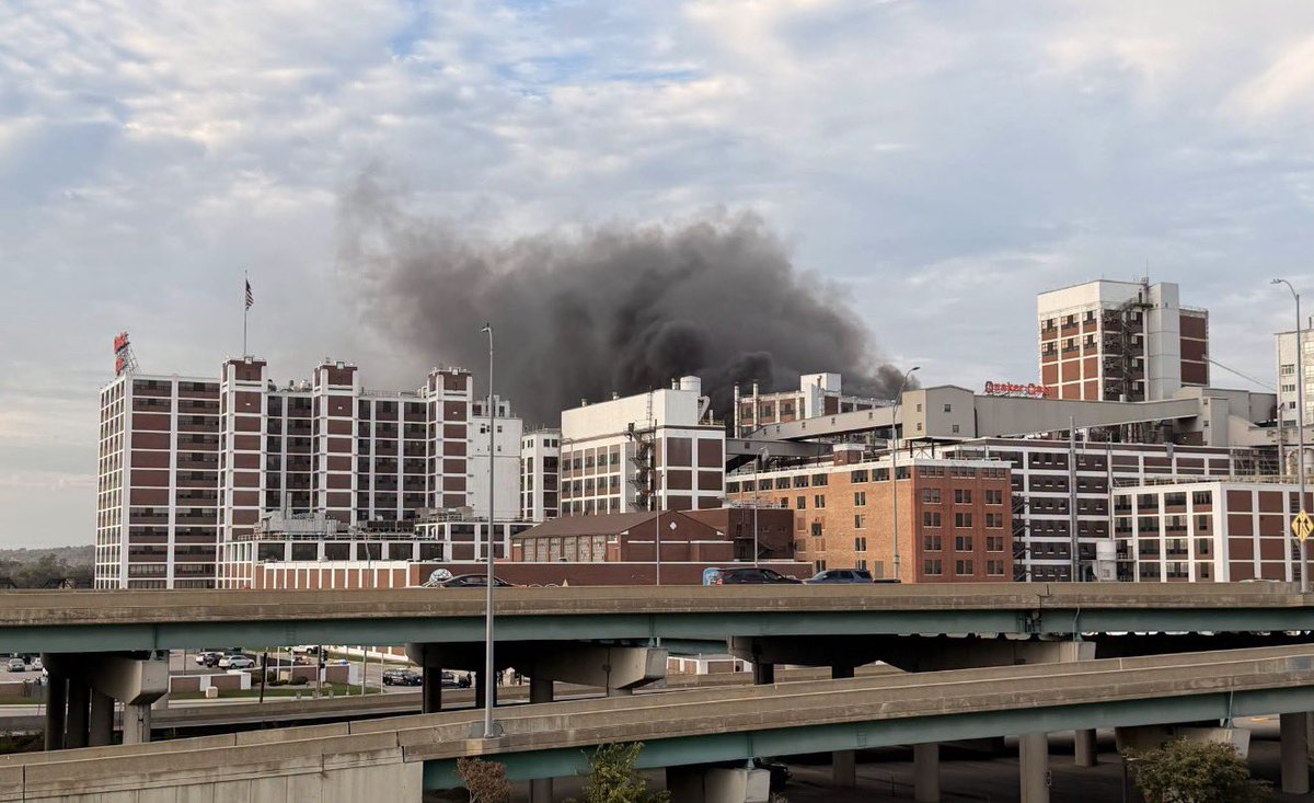 IntelPointAlert's tweet photo. BREAKING: Explosion reported at Quaker Oats factory in Cedar Rapids, Iowa https://t.co/KSus5a35Ww