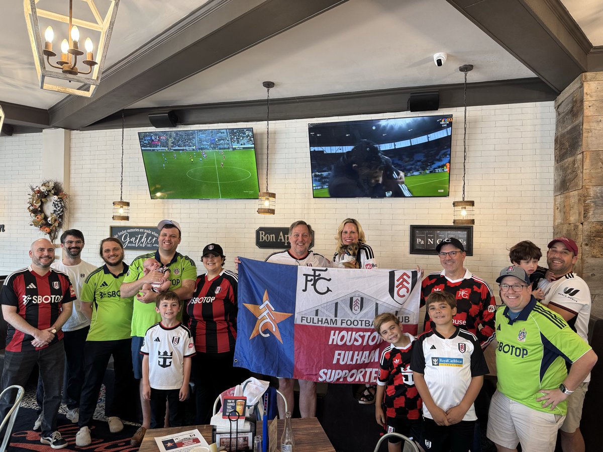 HouTexFFC's tweet photo. A FULHAMERICA WIN!

#fulhamfc #soccer #premierleague #fulhamerica #houston #myplmornings #family UP THE FULHAM! ⚽️🦡🇺🇸⚪️💂🏻‍♂️⚔️ https://t.co/NuwLTMjgLq