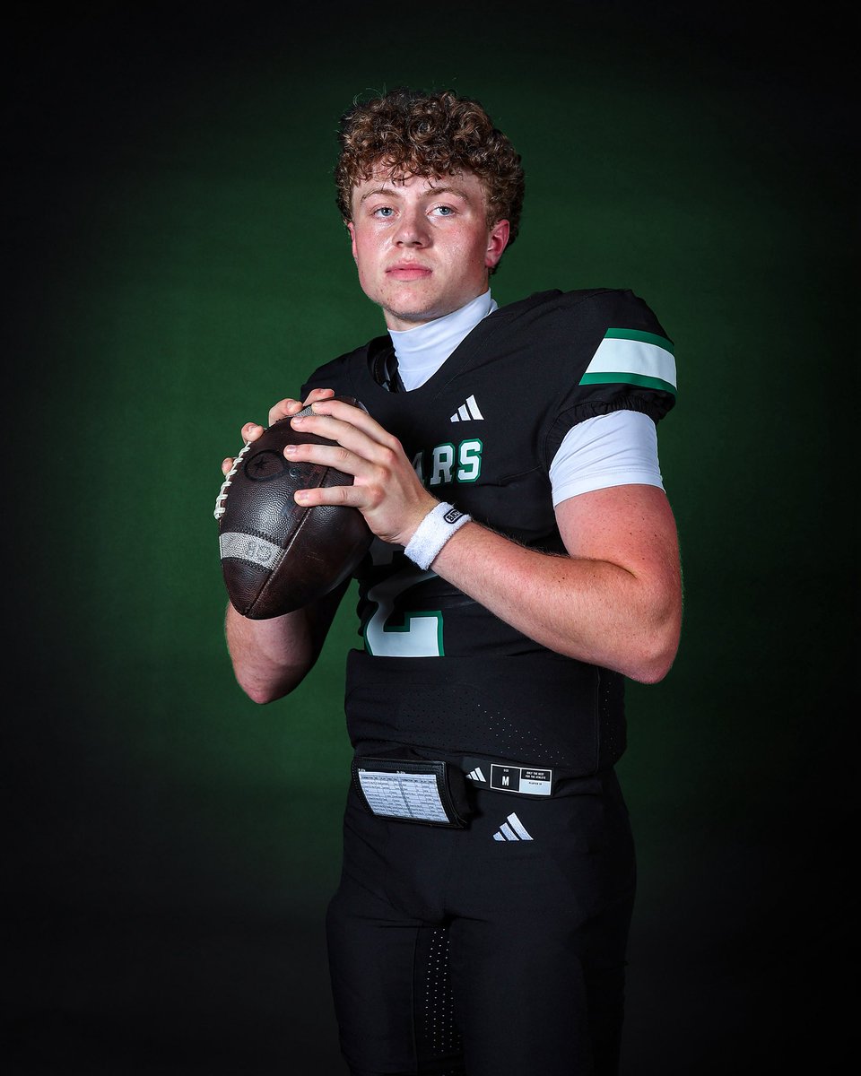 AustinPrepAD's tweet photo. After a PA score to open the 4th, @AustinPrep_FB marches right down the field to take the lead with just over 3 minutes left to play! Jason DiPalma powers into the end zone on QB sneak! 35-31 AP! #Unitas https://t.co/4AHxCrzYE2