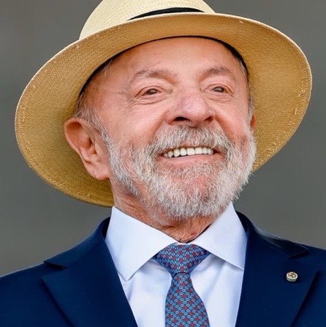 poponze's tweet photo. BORA VOTAR! Datafolha revela que, entre os 24% dos entrevistados com baixa propensão a ir às urnas, Lula tem 52% dos votos válidos contra 48% de Flávio Bolsonaro. https://t.co/aUqXbPD4QQ