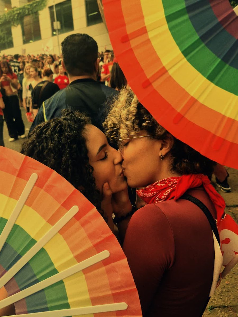 caeayc's tweet photo. lutando contra o fascismo e disseminando lesbianismo https://t.co/Q1zl5NBByf