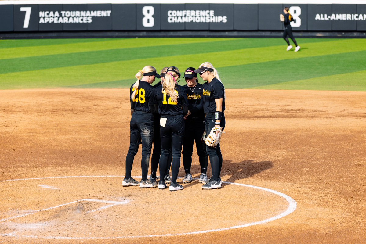GoShockersSB's tweet photo. Saturday Dub!

Wichita State 5, Murray State 3 https://t.co/zGzsKCKrVx