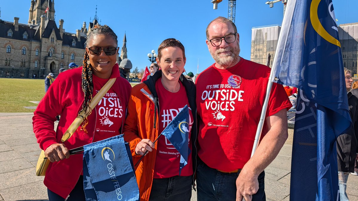 osstf's tweet photo. Four communities.
One powerful message.

From Ottawa, London, Sudbury, and Thunder Bay, education workers, families, students, and labour allies came out today to stand up for strong, properly funded public education.

Across Ontario, we’re making our voices heard!

#OSSTF #OntEd #OntEdUnited