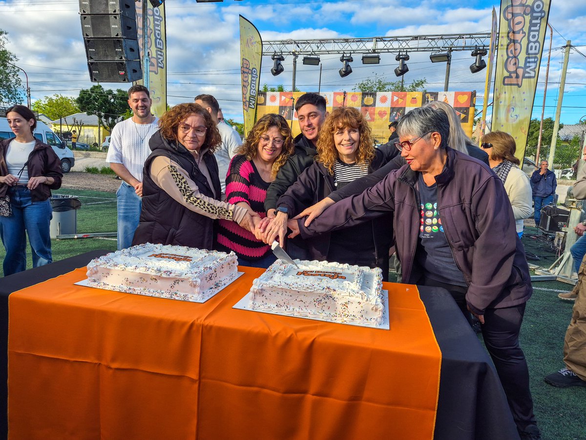 DDHH_RI_CI's tweet photo. #MiBarrioFesteja
🎉 ¡Celebramos los 40 años del #BarrioMelipal
Compartimos una jornada de encuentro y alegría junto a los vecinos y vecinas  para celebrar la historia y la identidad del barrio.
#PrimeroNeuquén
@munineuquen 
@GiovanettL https://t.co/nD0WfXUEQi
