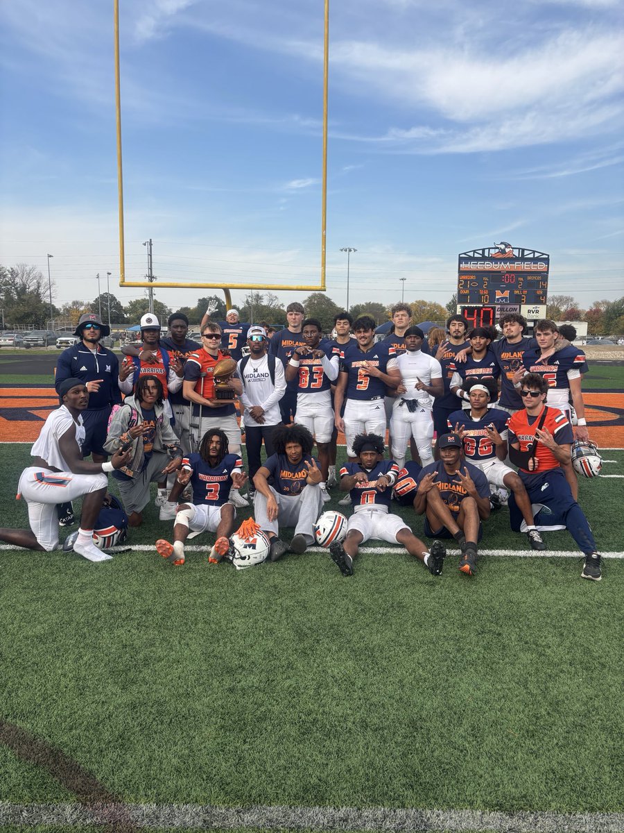 C0achV0n's tweet photo. Week 8 Report:
21 Catches, 409 Yards &amp; 3 Box😮‍💨#OW
@CovingtonTimar @JurrionDickey https://t.co/dR5CRBXe5d