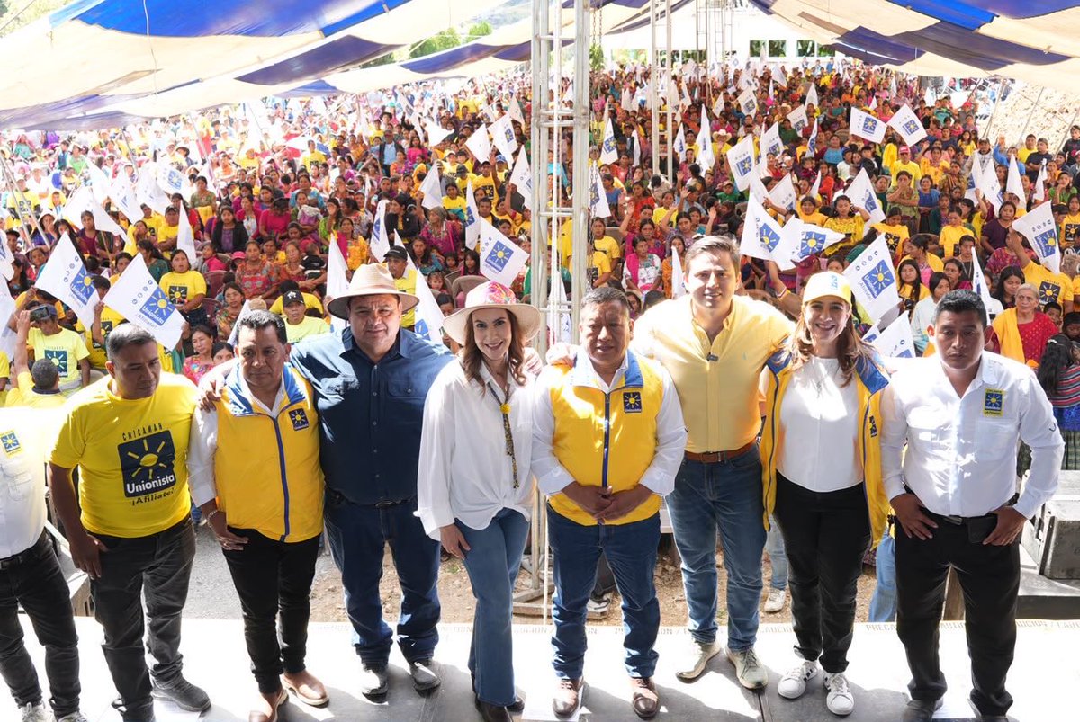 ZuryxGuate's tweet photo. Gracias Beleju, gracias Chicamán, gracias El Quiché por recibirme con tanto cariño y con tanta fe en el futuro. 

¡Mi compromiso es con ustedes, Guatemala merece orden y autoridad! 
#Política #Guatemala #ordenyautoridad #Unionista #Quiché https://t.co/9QJe9fXc9t