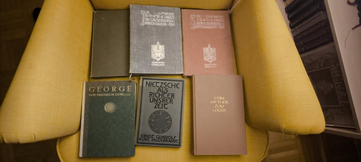 dunkelstrahlen's tweet photo. Ein paar neue Bücher sind angekommen. https://t.co/eFoVMN3g8R