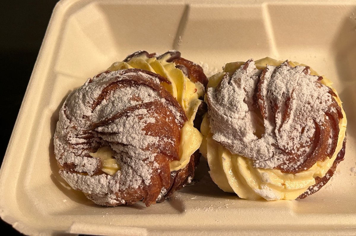TravelSort's tweet photo. ►DEIG Bakery Reykjavik Review: https://t.co/M55XkbWemJ #Reykjavik #Foodie #Doughnuts #TravelTips https://t.co/B61NPQx5li