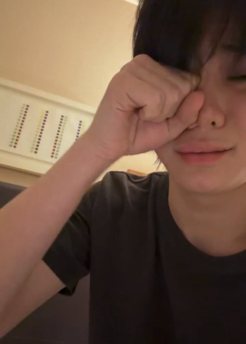 jasuov's tweet photo. หมั่นเขี้ยวอะอ้วน 🤏🏻🤏🏻 https://t.co/x6eBNlvpIY