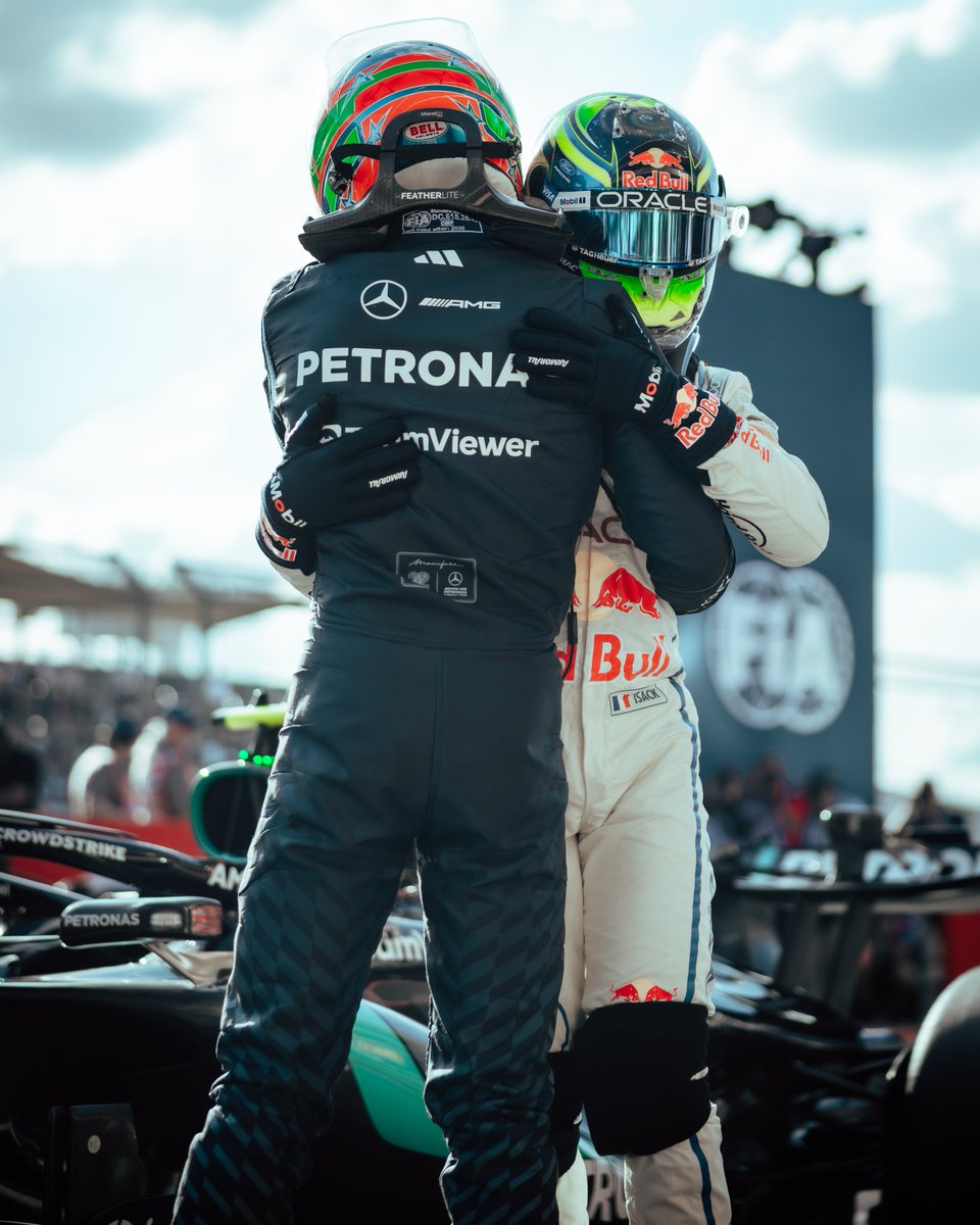 F1's tweet photo. Celebrations all-round in parc ferme 🤗🙌

#F1 #USGP https://t.co/XE7Gn3wfFY