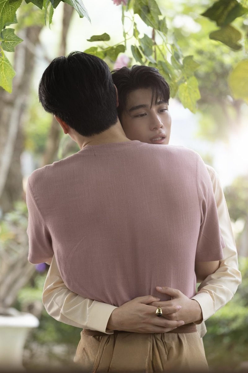 saraah_universe's tweet photo. The two best BL’s of the YEAR https://t.co/cyblGauCzs