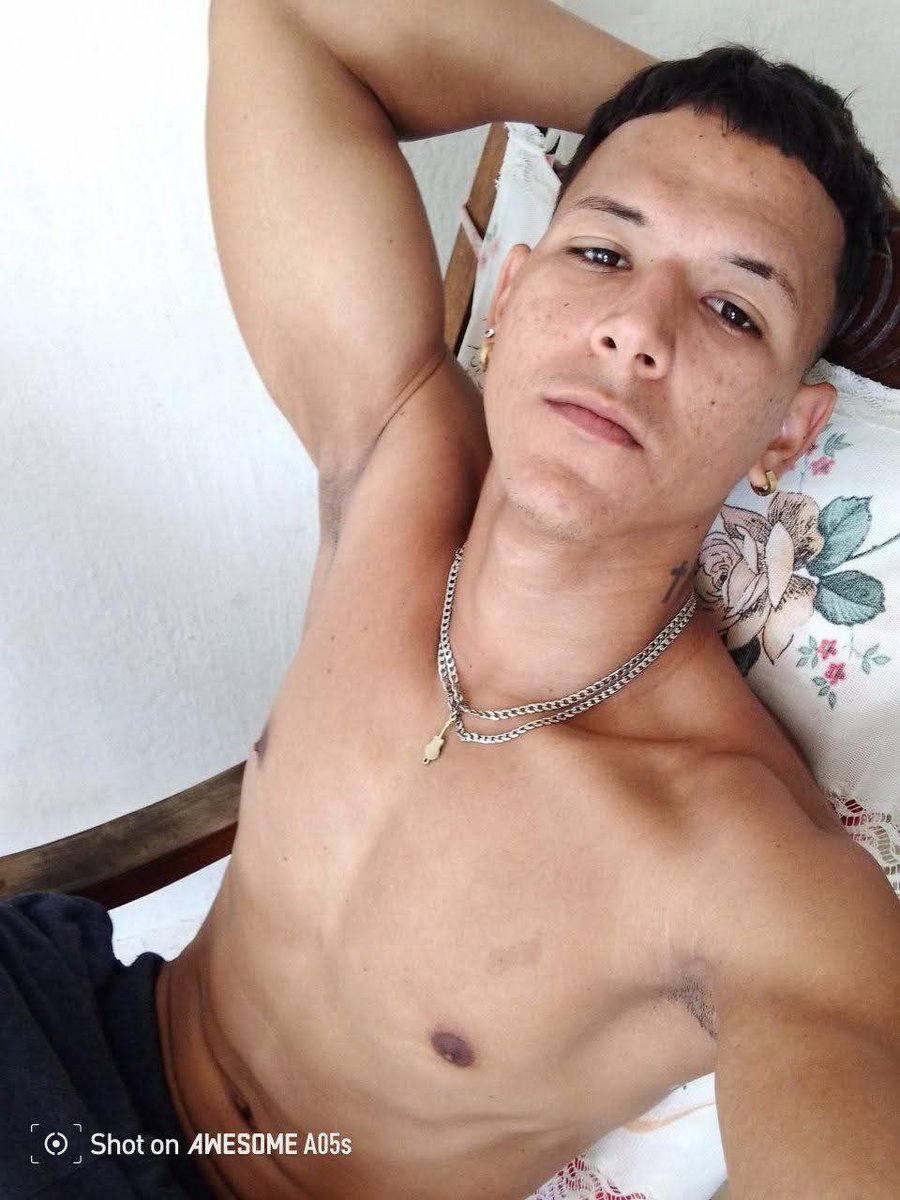 HotCubaX's tweet photo. 🔞hetero engañado 

La cara //el pingon 🥵

Clase rabo se manda este chamaco 🤤

Más contenido así en el VIP 👆 https://t.co/pPmGcS3AfW