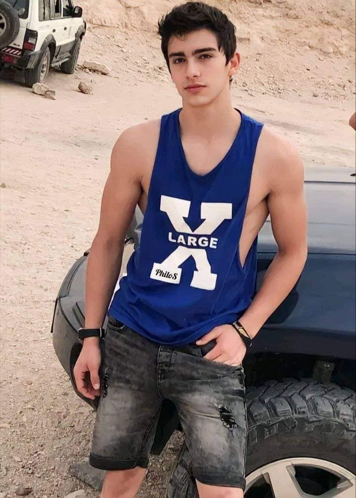 Back2Daniel's tweet photo. @DarrenI80967 @AndreDedelegay3 @tjskyloft7953 @tohmahimback @STOneThilo @AhmetF264 @Billy75844243 @contatto19 @latinomex26 @brutulus11 @TommyTom881 @ValleysMrScud @RidgestonIon @TheRealSebii @kaliforniajumpy @Jolicoeur221 @RangerDavid82 @kurt9119 @member_2015 @Wolf97772427051 @puphawaii1 @FrenzWes @Joost19052476 @Just_JamesB20 @kirkura17 @tommy111972 @TopModels4U2 https://t.co/OiBGkOUPKL