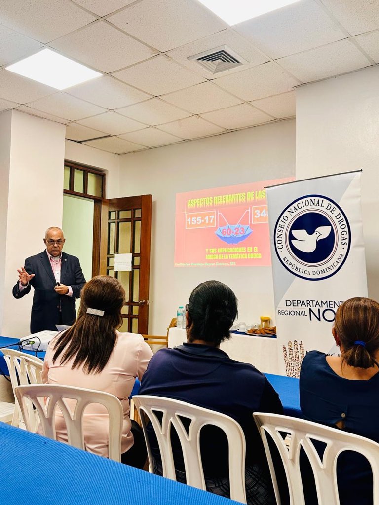 ProcuraduriaRD's tweet photo. Noticias | Fiscales y abogados participan en capacitación especializada para combate de la criminalidad organizada en Puerto Plata

https://t.co/EPE2ND1Pfm https://t.co/UXD2CcEnCi