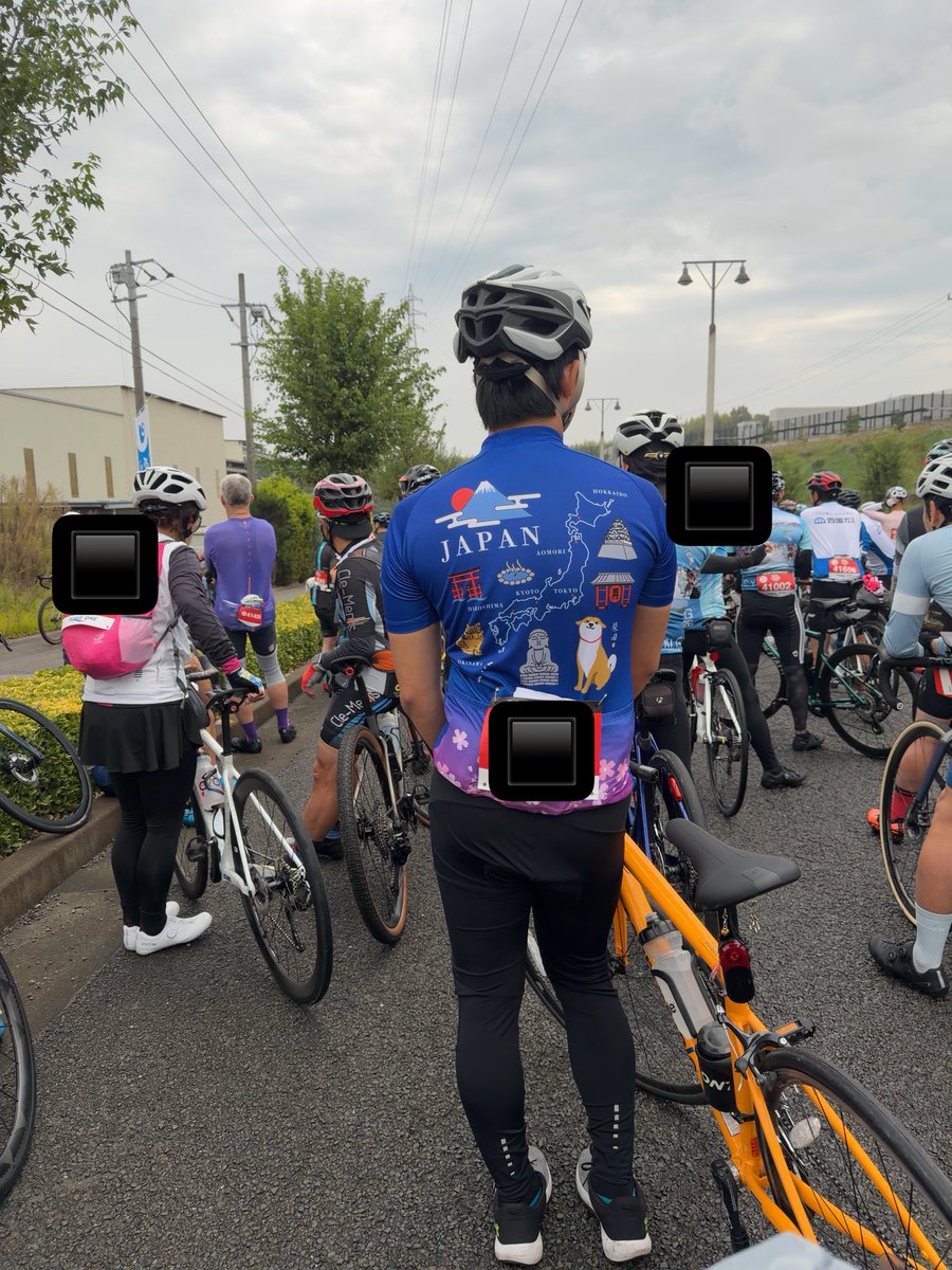 thi_ru_'s tweet photo. サイクリングしまなみ当日！雨が降りそうですが、普段絶対に走れない高速道路を自転車で走るのワクワク☺️往復140km、楽しんできます。 https://t.co/MIe3zQGVXh