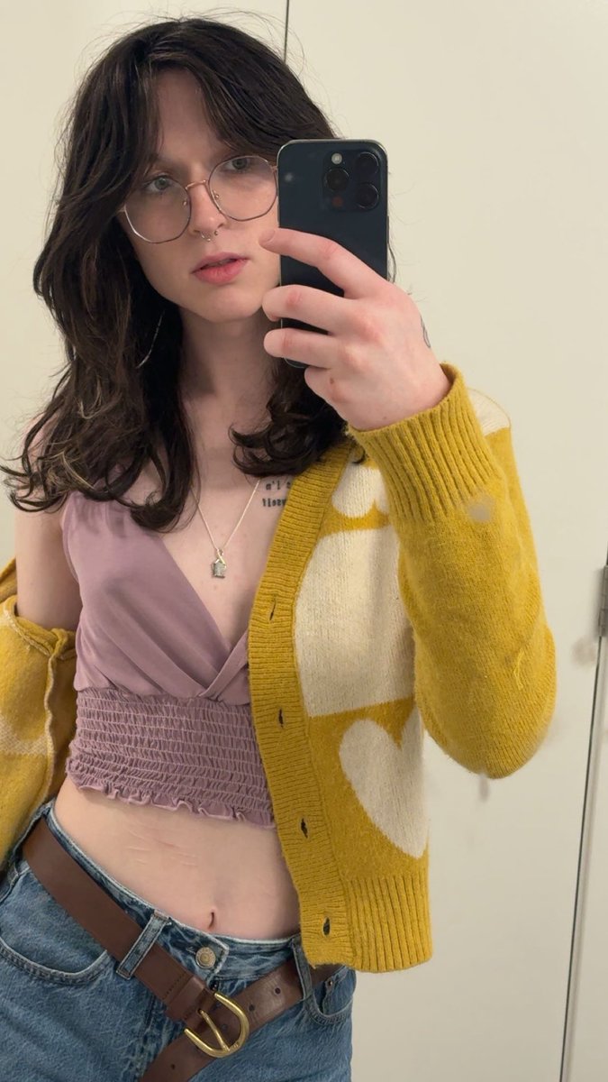 TransGirl's tweet photo. Every single transphobe is in my DMs❤️ https://t.co/cata764Edw
