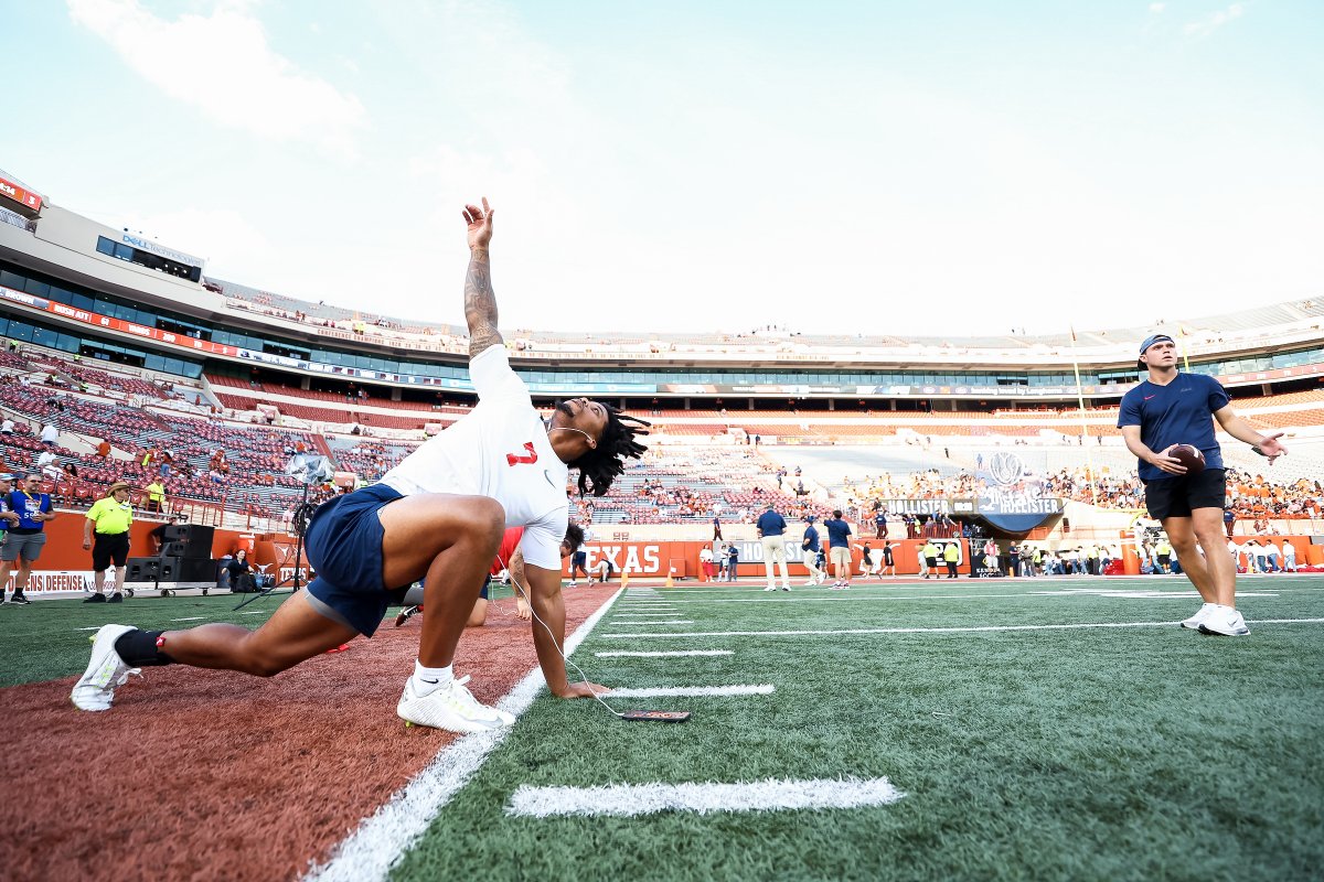 OleMissFB's tweet photo. Almost game time ⏳ https://t.co/mgrCTbPXDD