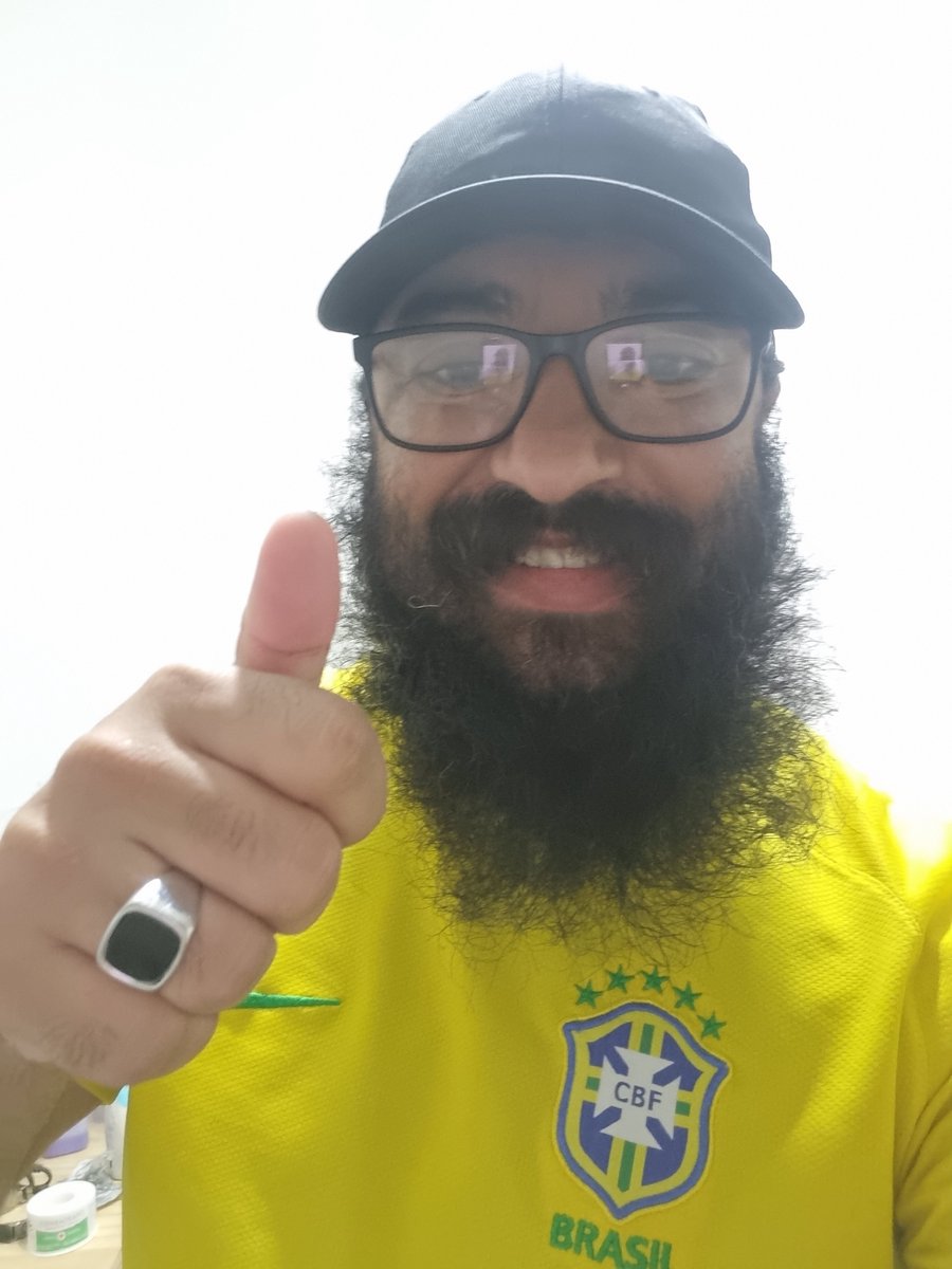 ry_think's tweet photo. #EuVotoFazendoL https://t.co/480F1K1C20