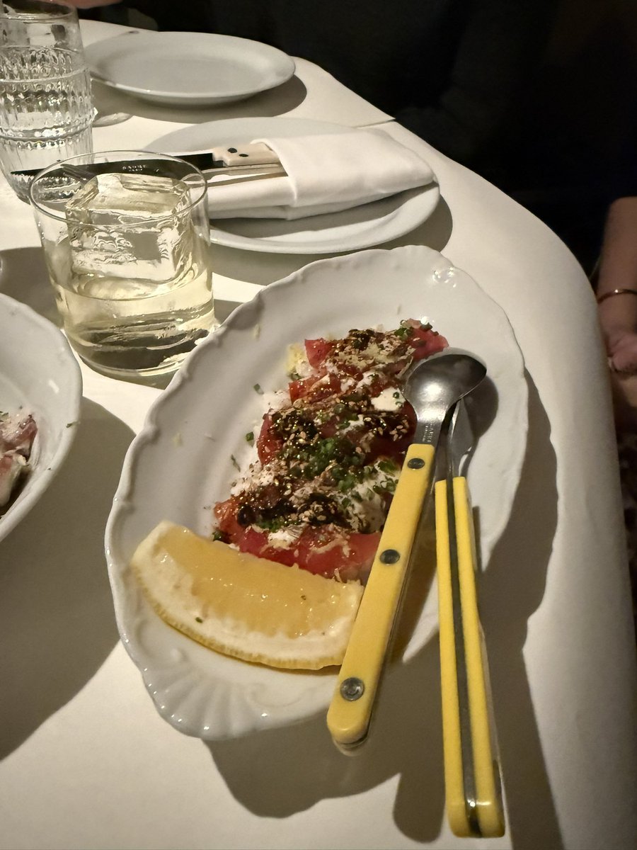 _RobinD's tweet photo. Nyss hemkommen från Solen. Första gången i resturangen. Gott, stabilt men kanske inte i absoluta toppklass. Creme Bruléen med Iberico, dadlar och nötter var däremot en riktig banger. https://t.co/op9Zmvsbnz