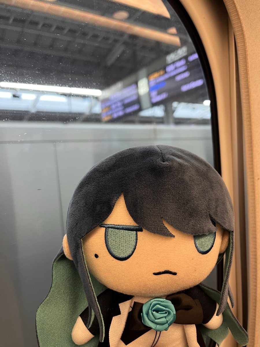 gasarusu's tweet photo. 今から向かうよ！
グッズ売り切れてないといいなぁ
ガチャ回せるかなー
#Ado #Ado誕生日2026 https://t.co/iRKzuc1Ozz