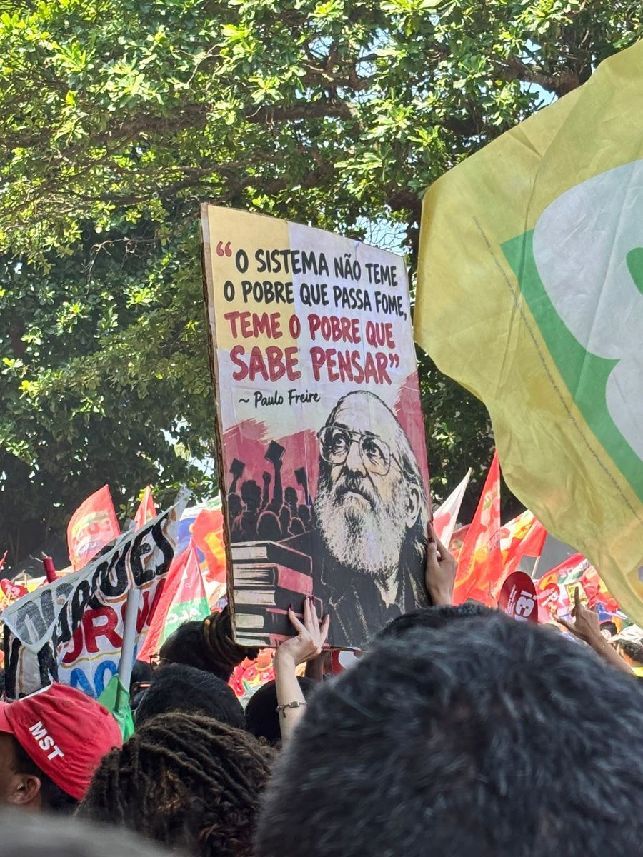 MONTEIROG's tweet photo. #EuVotoFazendoL https://t.co/4QfsI299wy
