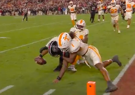 ESPNCFB's tweet photo. LaNorris Sellers converted this TD. https://t.co/aJKe0YtEui