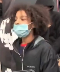 volga207's tweet photo. 🇫🇷Un Sephora pillé à Lyon.
Selon la gauche, révéler le profil des individus qui volent ou qui profitent du vol, c'est raciste. https://t.co/0f5C58uzK8