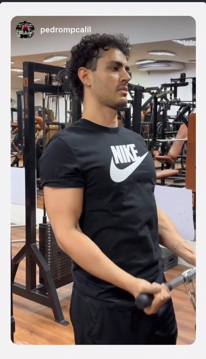 zukothar's tweet photo. @cobr4tan @rwbrkjcning o personal do Pedr0 Alves, o Pedro, descobri graças ao stories que ele postou malhando. vai ter que malhar muito pra chegar aos pés do Pietro. #Malipe https://t.co/t5xEdqTSDE