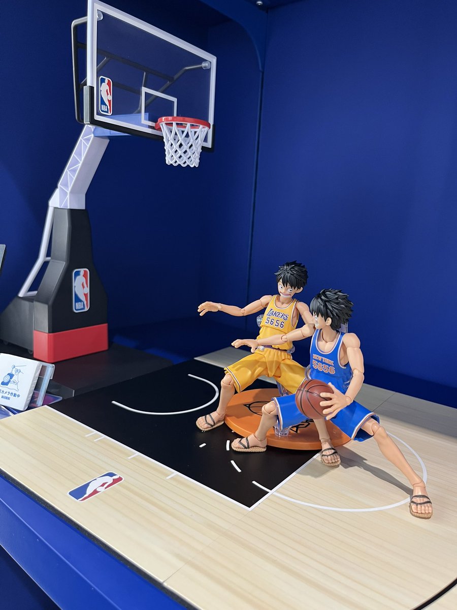 taipi_OP's tweet photo. めっちゃいいゴールセット🏀
ワーコレとかLUFFY'sのディスプレイにも使えそう！

#ONEPIECEBASESHOP https://t.co/tcWzbxf6CO