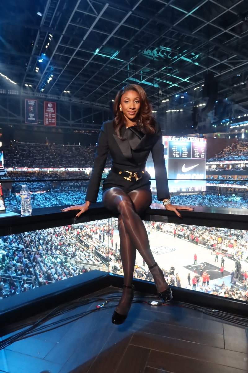 MariaTaylor's tweet photo. Just a woman from the 🅰️ https://t.co/0xU9m27ZCc