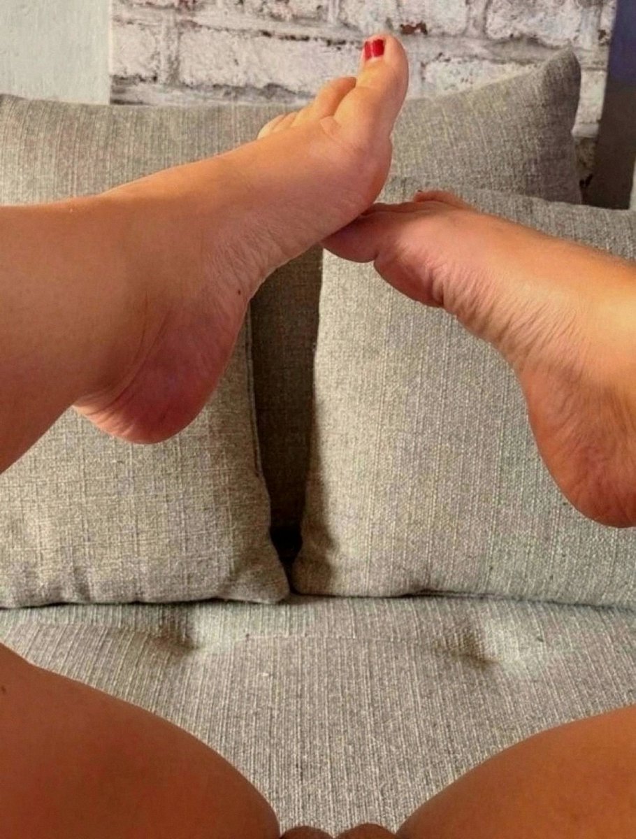 SweetAva19's tweet photo. ❤️ if u need gooning b​utttt picss https://t.co/OjkwbFw6V8
