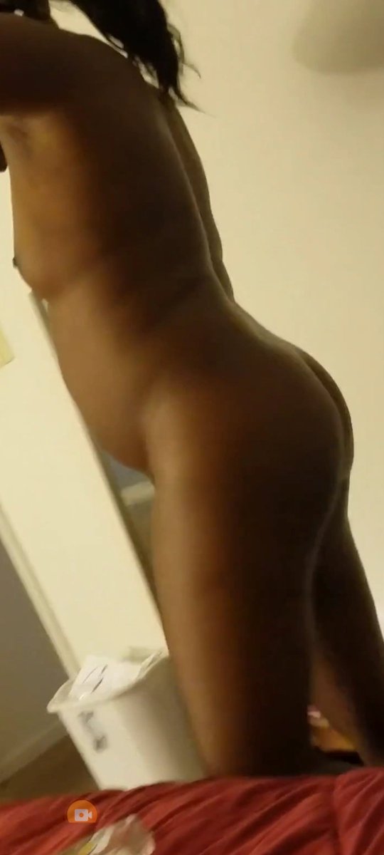 TonyadavisD's tweet photo. My husban mad im in da room wit my nephew n his homeboys n sum of their homeboys assnaked. It was a total of 8 guy i tol my husban we all bout smoke gas n get high. I dnt mind dem lookin @ my ass, pussy, tits n nippls. If dey get hard so wht its not cheatin https://t.co/RDsF3Ns4Hc