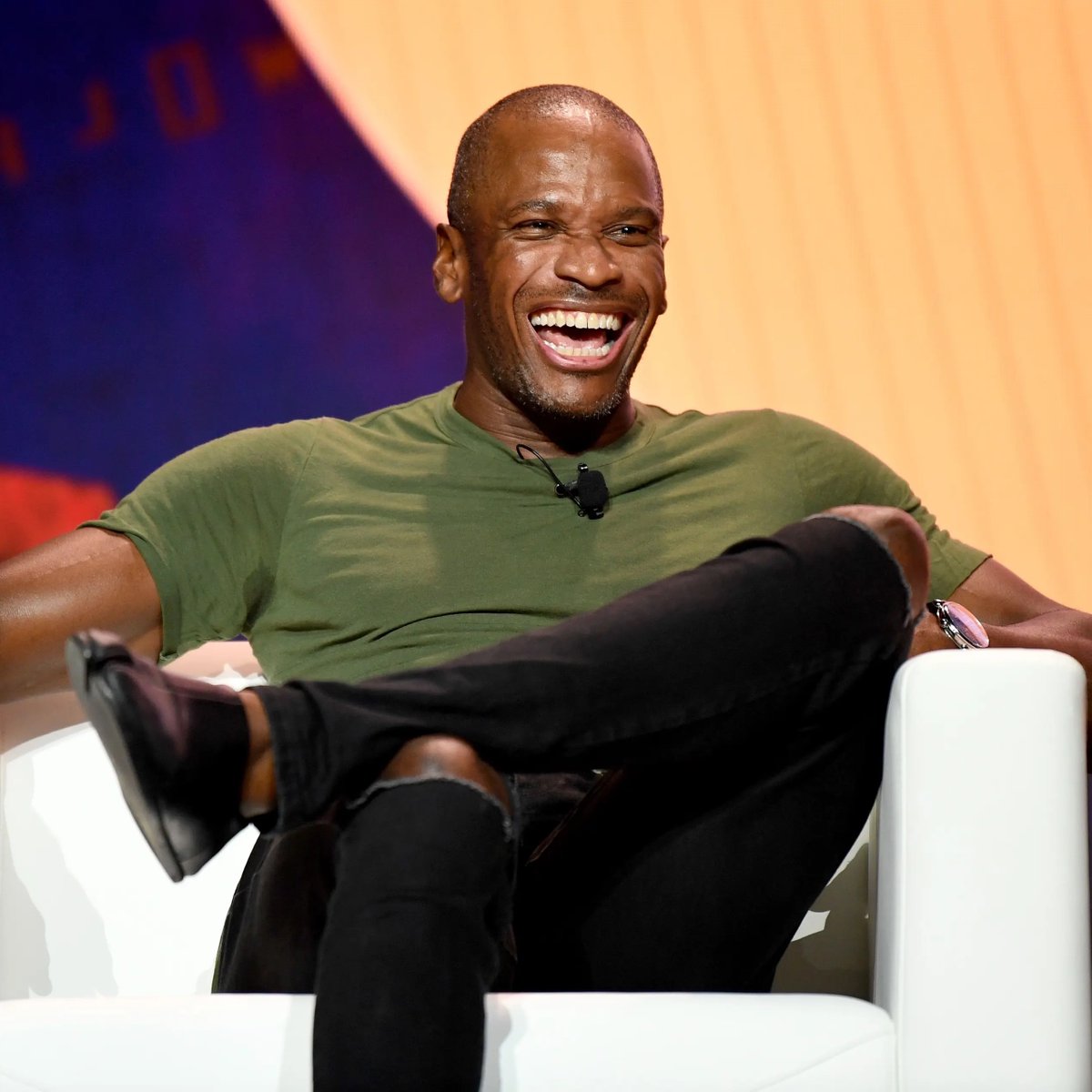 CryptocapoOO's tweet photo. 🚨💥 ¡ARTHUR HAYES LO VENDE TODO Y SALE DEL MERCADO CRYPTO!

🐻 El cofundador de BitMEX habría cerrado todas sus posiciones en criptomonedas. Los movimientos rastreados en sus wallets apuntan a unos 26 MILLONES DE DÓLARES en ventas, incluyendo 8.000 ETH valorados en aproximadamente 19 millones.

🌍 ¿El motivo? La creciente incertidumbre macroeconómica y geopolítica.

⚠️ Hayes advierte que el mercado podría necesitar «caer para poder subir» y prefiere mantenerse al margen hasta recibir una señal clara para volver a entrar con fuerza.

👀 Si uno de los nombres más conocidos del sector decide quedarse en liquidez, la pregunta es inevitable: ¿se avecina otra caída importante o es una estrategia de prudencia?

📉 ¡ATENCIÓN A BITCOIN Y LAS ALTCOINS!