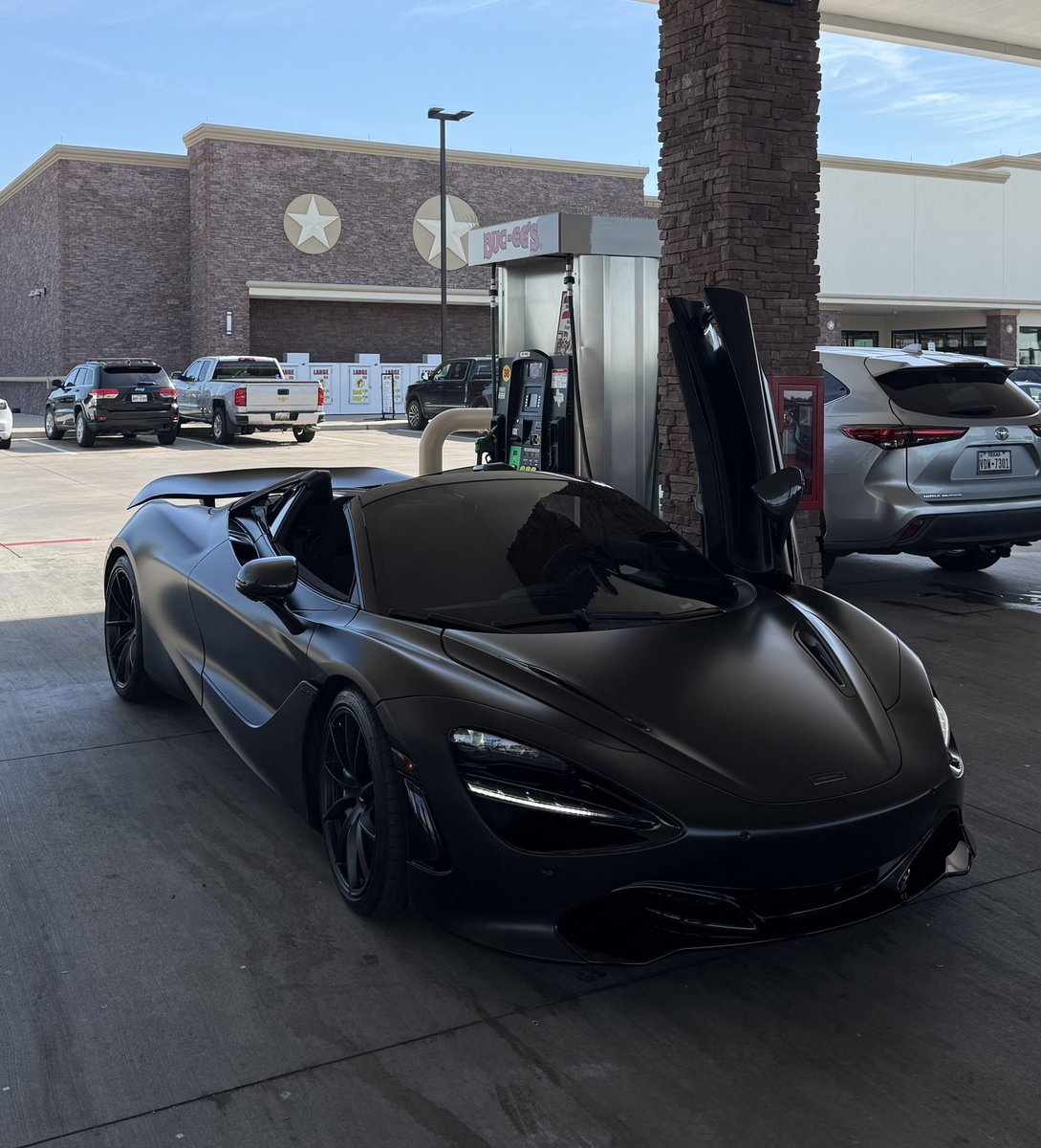 cladzsol's tweet photo. bought my dream car today 

beyond blessed 🥹 https://t.co/EU7PFHb4kU