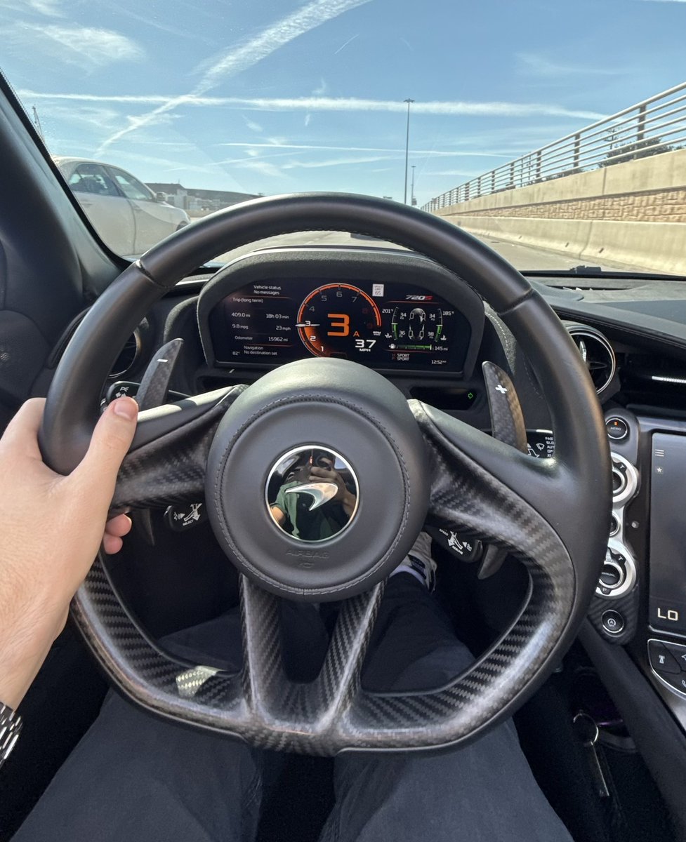 cladzsol's tweet photo. bought my dream car today 

beyond blessed 🥹 https://t.co/EU7PFHb4kU