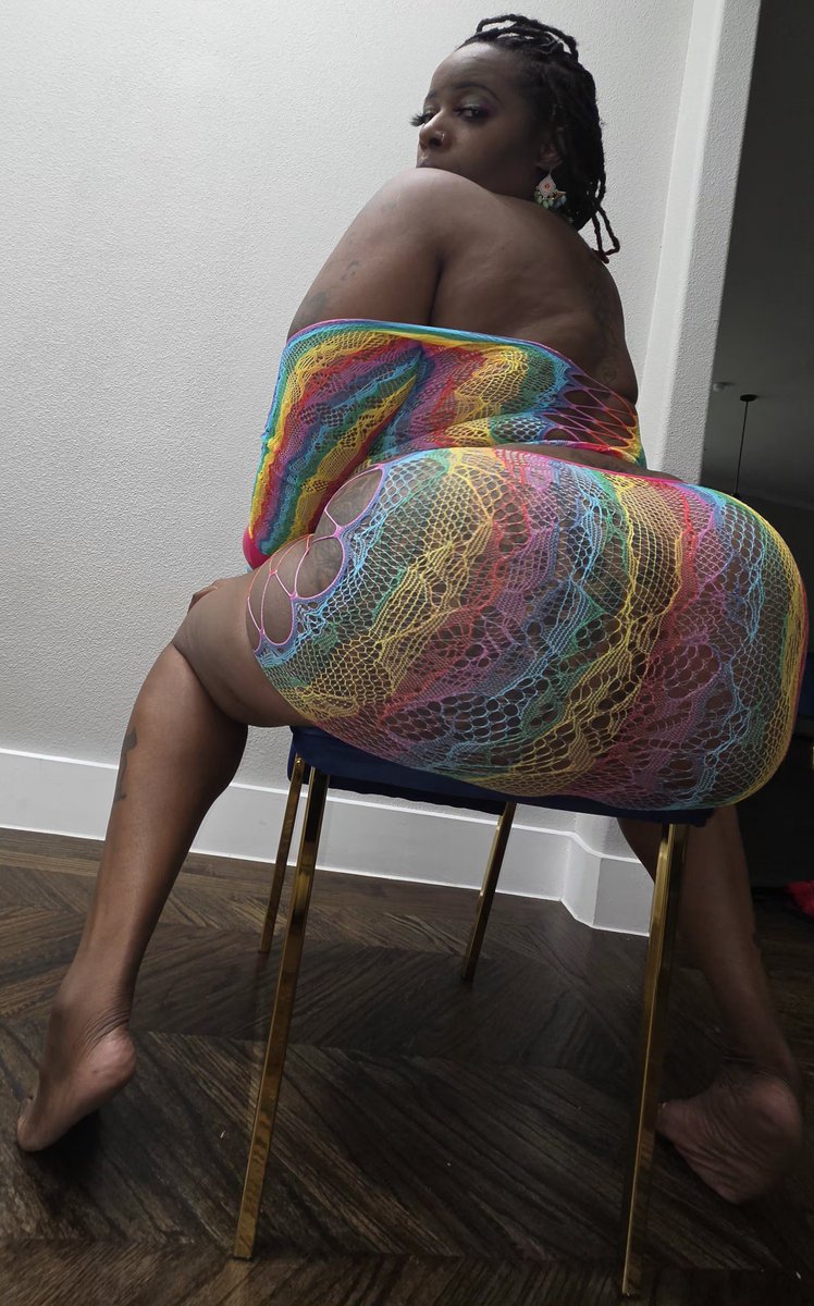 CrowndKitty's tweet photo. DALLAS READY😈😜🥵🍑 
Thanx @kaykez69
For the quick photo shoot babes😘

#sephorafoxx #bigassdeal #colormebaddd #chudai #content🥰 https://t.co/dN6rVBJ3z2