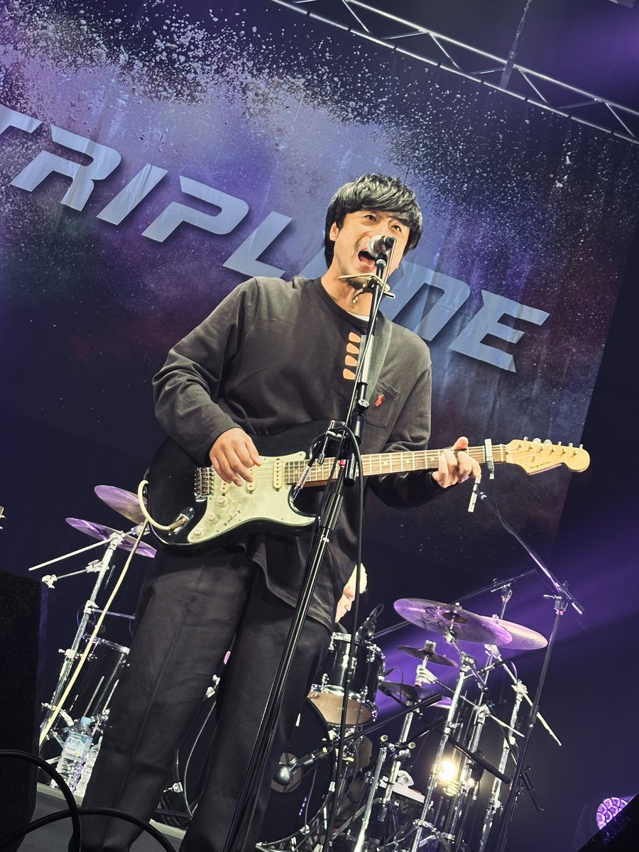 areknot_jp's tweet photo. ＼当日券あり〼🔥Zepp Sapporo／

#TRIPLANE  
 
まだ間に合います！迷っているなら絶対に来てほしい、最高の夜を作ります⚡️

🎫当日券：¥6,500(1D別) 
🕒17:15より会場窓口にて販売開始！ （17:15開場 / 18:00開演）

会場で待ってます！！！

#LuvChamber https://t.co/glq3hhQknM