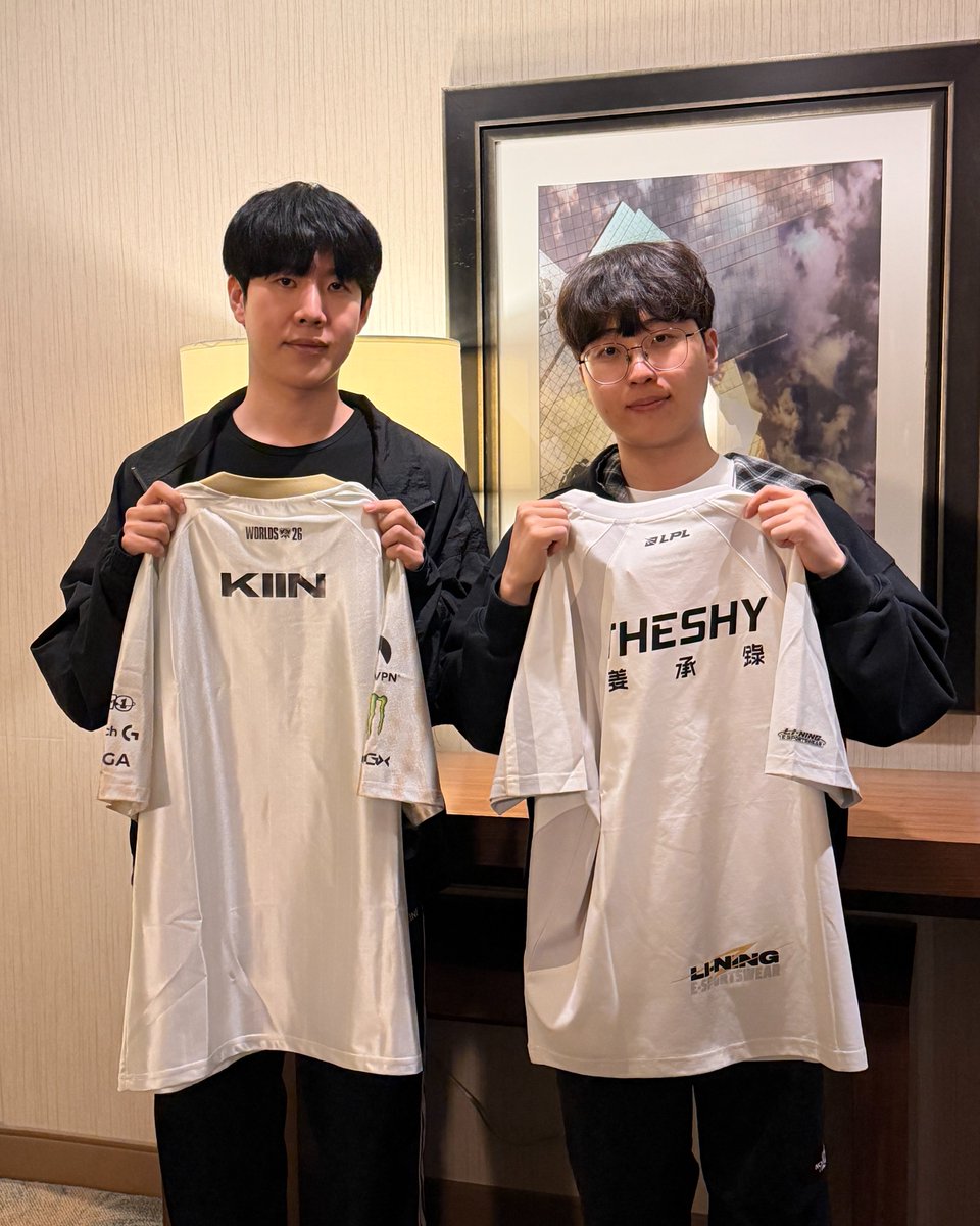 GenG's tweet photo. Rivals yesterday, friends today. Best of luck 🍀 https://t.co/KH1f3bqxXV
