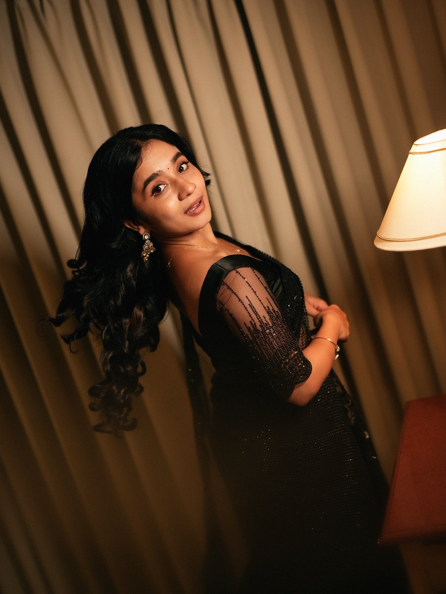 Quality_Pixels's tweet photo. Anishma Anilkumar 🖤✨ https://t.co/IcKp9DjPda