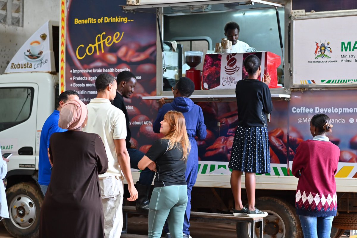 rkabushenga's tweet photo. @UgandaCoffee_ thank you so much for sending your mobile coffee truck & team to serve coffee at our #CoffeeRetreat on Appropriate Financing For The Coffee Value Chain. People didn’t realize they were busy enjoying pure fermented robusta coffee grown at the venue, @RugyeyoFarmLtd 🤣! This is what reimagining robusta looks like. 
@MsBrenda_A 
@MAAIF_Uganda