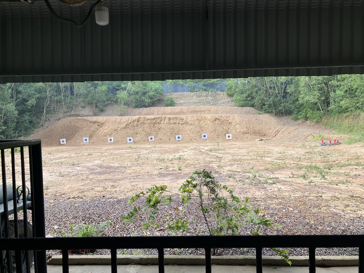 usapusuke's tweet photo. クチトンネル内の実弾射撃に来たまる https://t.co/P6B86Mpq2K