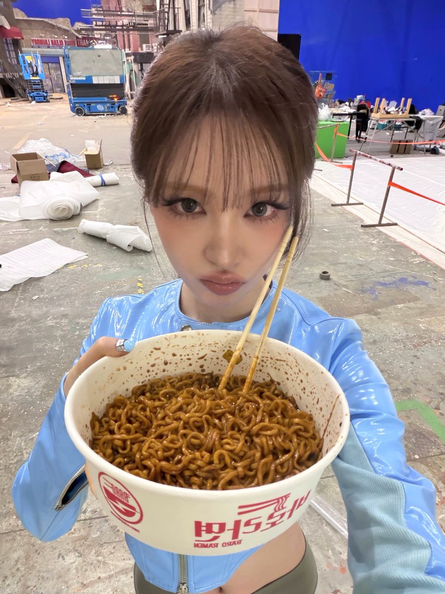 kiteschat's tweet photo. everyone, please listen to kakak joen cause she’s completely right about it. and even superhero also needs to take a dose of instant noodle 🍜 https://t.co/domJwtFM9H