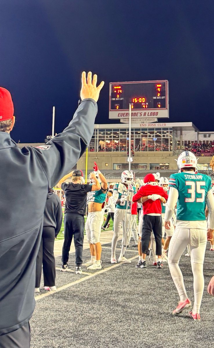 Chris Vannini: Heading to the 4th, New Mexico leads NDSU 14-9. These teams are beating the heck out of each other.