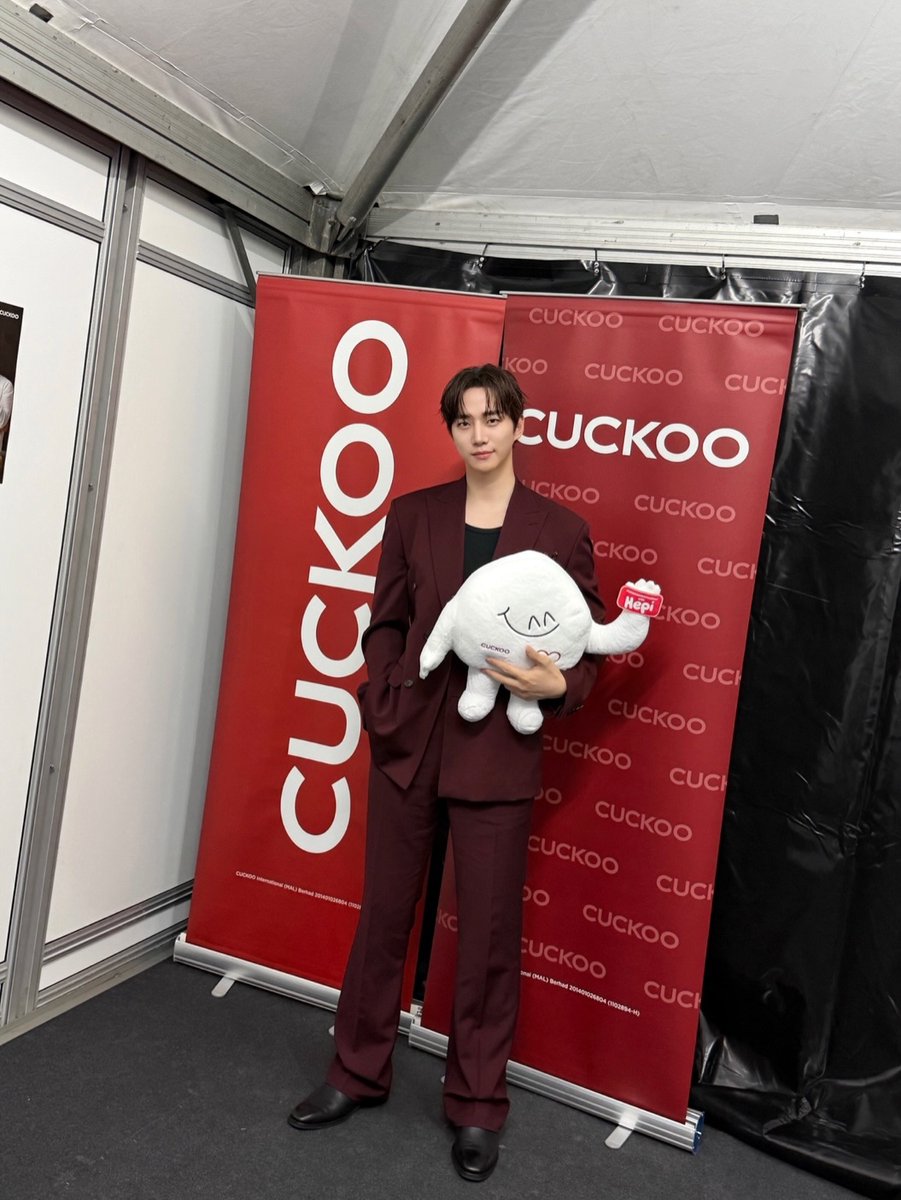 taiyo56125's tweet photo. 261025 포스트잊 1⃣

CUCKOOTOPIA 2026
말레이시아에서 만난 쿠쿠 글로벌 앰버서더 이준호
내일도 쿠쿠토피아 팝업에서 만나요!
Terima kasih, Malaysia 💛
https://t.co/tuhxBQf8sb

#준호 #JUNHO #이준호 #LEEJUNHO https://t.co/WsuGNeGaSL